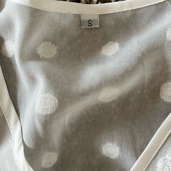 Women’s white blouse. Size small - Picture 2 of 3